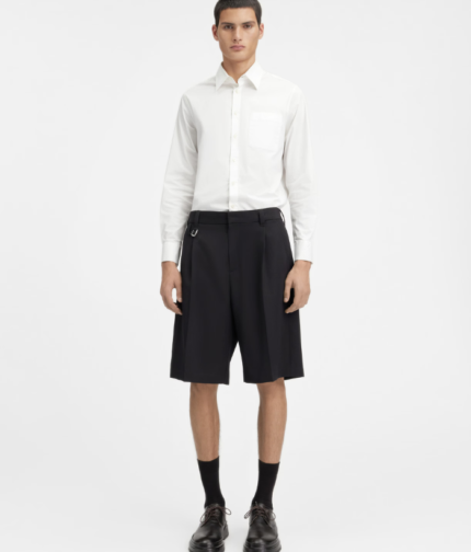 Wide tailored bermuda shorts.